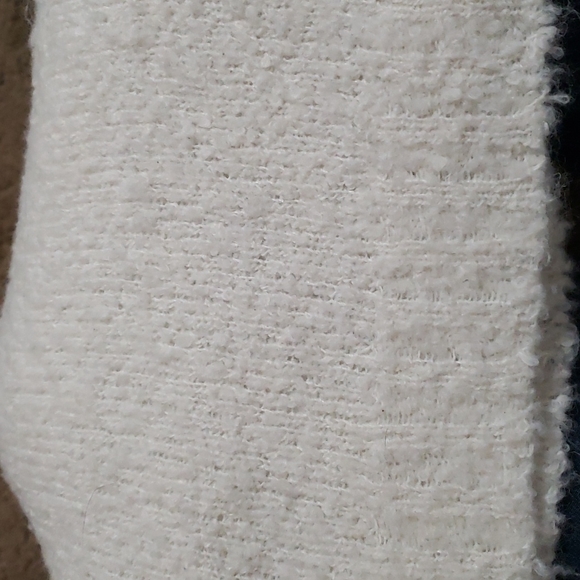 💛5 for 20💛Cablela's White Super Soft V - Neck Tunic - Picture 5 of 8